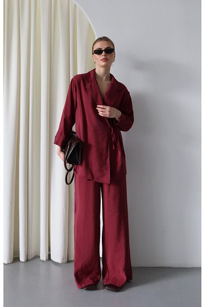 Laluvia Burgunderfarbener Kimono-Anzug mit Krawatte und Kragen - 8459