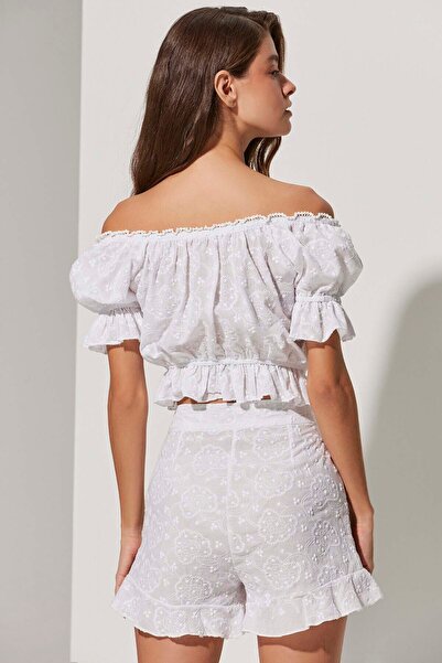 White By Nature Embroidery Wide Collar White Blouse