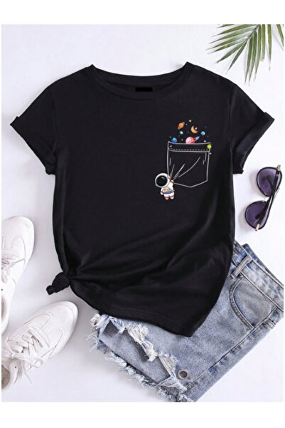 MOONBULL Дамска тениска с принт „Астронавт на планетата“