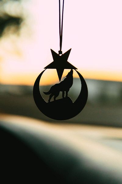 mufamet Car Ornament Metal Moon Star Gray Wolf Rearview Mirror Ornament Souvenir Auto Accessory