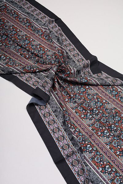 Levidor Patterned Love Shawl - Pattern-05 - Color-09