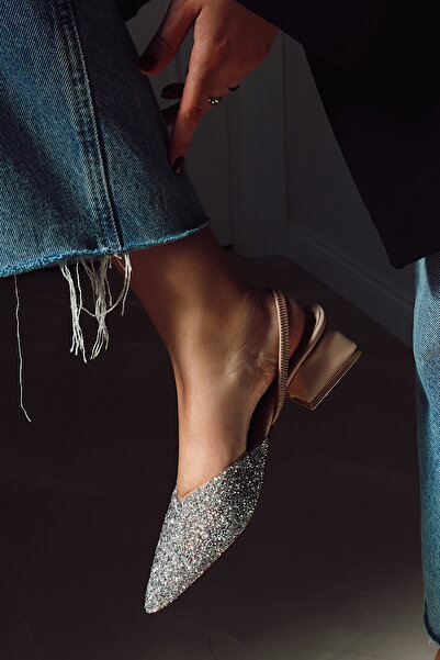 POLKA STORE Bright Şeffaf Cam Kırığı Taş Detaylı Arkası Açık Lastikli Kısa Blok Topuklu Mary Jane Kadın Ayakkabı