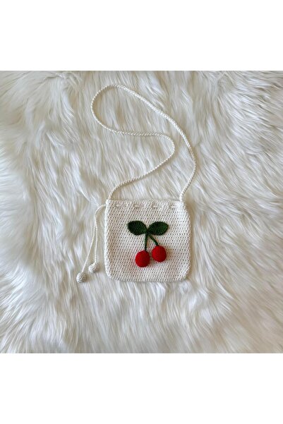 Home EL ÖRGÜSÜ AĞIZ KISMI BÜZGÜ DETAYLI KİRAZLI/PAPATYALI ÇAPRAZ ÇOCUK ÇANTASI