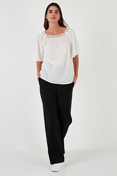 Lela Laced Regular Fit Square Neck Blouse Bluz 5869003