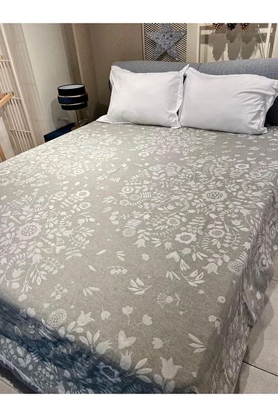 Explore Home 2-Person Mosque Bedspread - Light Gray
