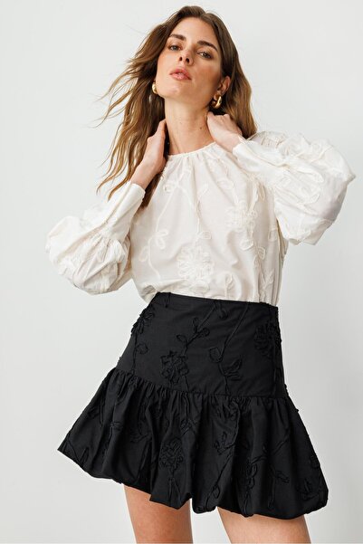 pieces of melon Ekru Nakış Detaylı Balon Kollu Bluz