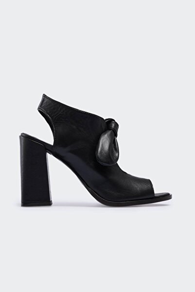 Mateoni Black Leather Women's High Heels