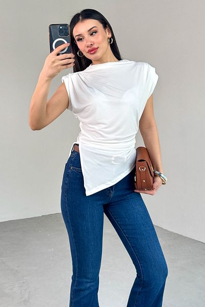 Cappmoda BLZ-06282 Μπλούζα με ασύμμετρη κοπή με λευκή επένδυση με σκίσιμο στο πλάι