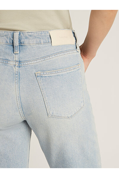 Calvin Klein Women Denim Light Mid Rise Slim Jeans