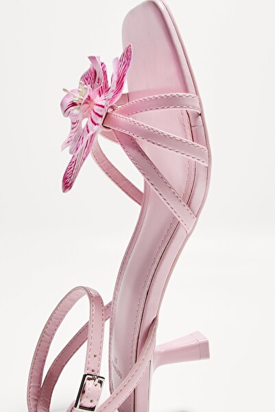 Bershka Kitten heel sandals with floral detail