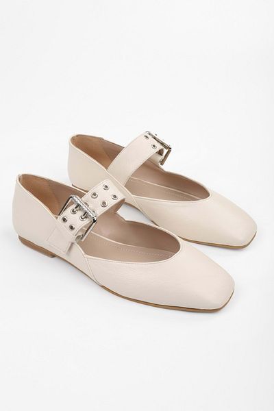 Shoeberry Damen Vell Ecru Skin Gürtelschnalle Babet