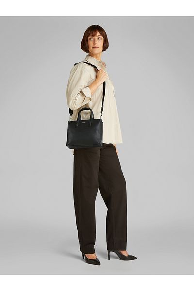 Calvin Klein Calvin Klein Black Must Small Tote Bag