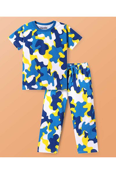 Pine kids بدلة نوم باين كيدز بأكمام نصفية من قماش جيرسي محبوك بطبعة مموهة - أبيض/أزرق