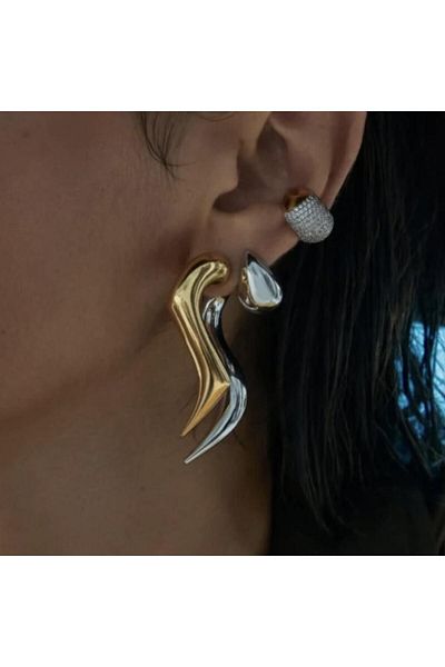 neslyaccessories Gold Spark Single Zircon Stone Cartilage Earrings