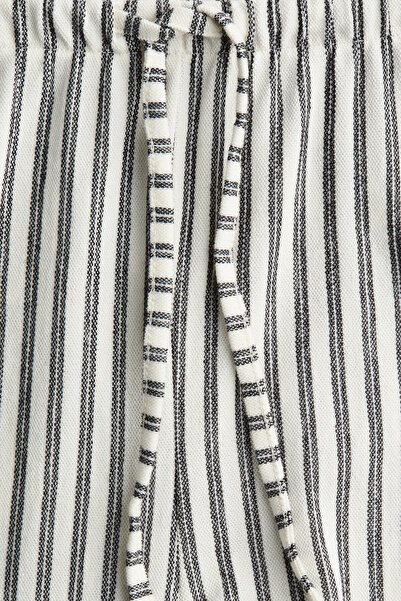 H&M Düz Paçalı ve Büzgü Bağlı Pantolon