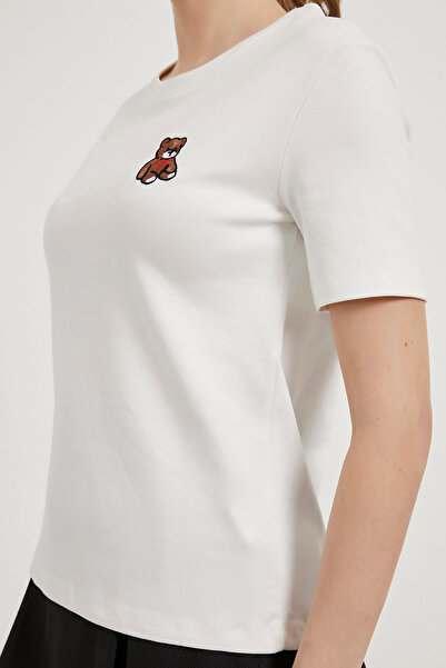 Arma Life Women's Summer Teddy Bear Embroidered Short Sleeve Ecru T-Shirt