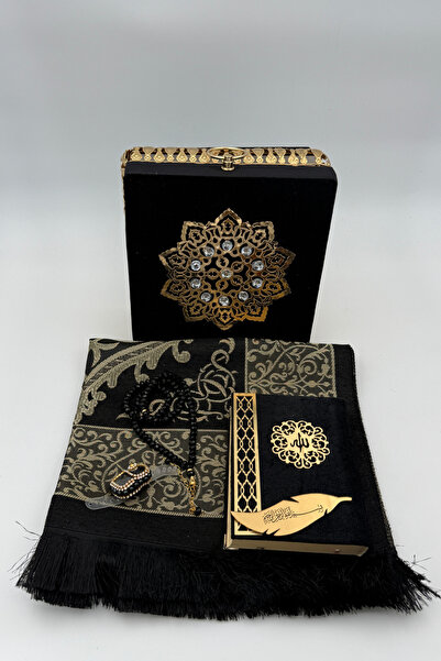 Uğurlu Hac Kadife Sandık Taş Aksesuarlı İçinde Çanta Boy Kuran ve Pamuk Secade Hediye Seti SİYAH