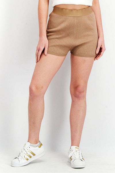 Asos Design شورت نسائي ذو ملمس ناعم، بني