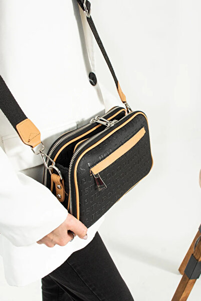 Just Polo حقيبة كتف نسائية مطبوعة منقوشة