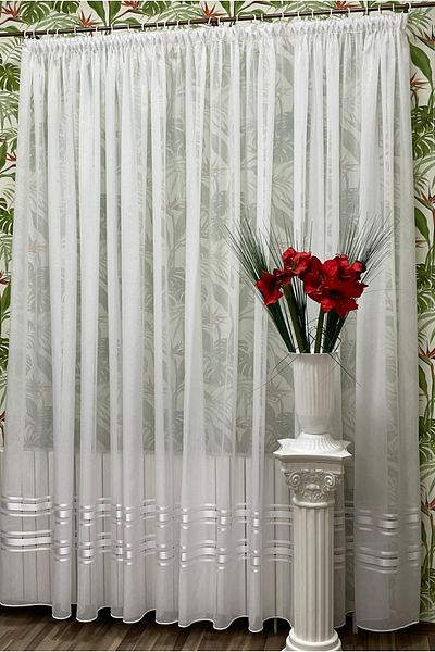 Liz Line Perdea alba, cu bordura alba din colectia "Crystalline" by Liz Line, 500x245cm cu rejansa - P2465