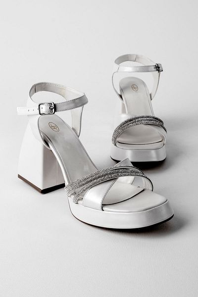 Lal Shoes & Bags Pantofi cu toc de damă Abela Stoned cu toc gros-alb