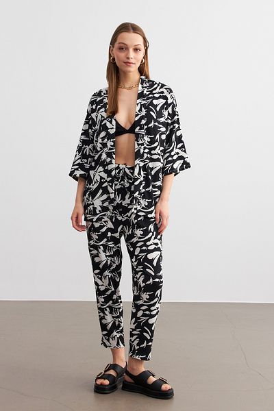 MODAGEN Set de pantaloni de cămașă kimono cu model alb-negru pentru femei