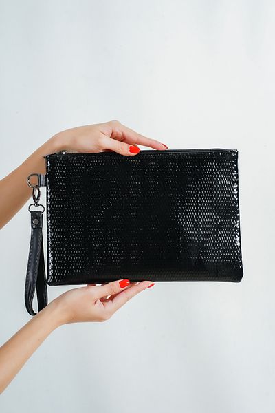 Capone Outfitters Paris Clutch für Damen aus Lackleder mit Schlangenmuster