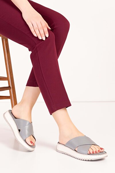 Gondol Hakiki Deri Anatomik Taban Rahat Çapraz Terlik Kla.6030 Gri