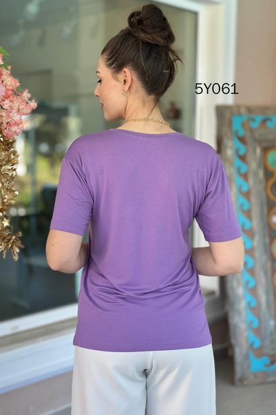 İnce Topuk تيشيرت فيسكوز بفتحة رقبة على شكل حرف V 5y061