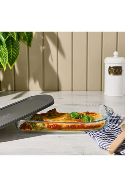Paşabahçe 59006 Gray Plastic Covered Rectangular Pyrex 1950 Cc