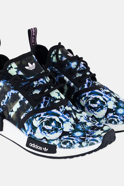 adidas حذاء جري نسائي NMD R1 برباط، متعدد الألوان