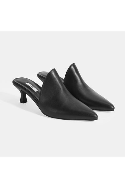 Desa Women's Black Leather Slippers