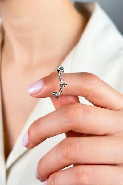 Sose Moda Zircon Stone Thin Asymmetrical Ring - Silver