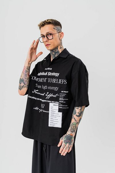 go gang own Мъжка риза с къс ръкав и детайли от стратегия
