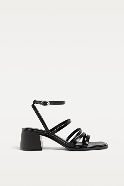 Stradivarius Bantlı blok topuklu sandalet