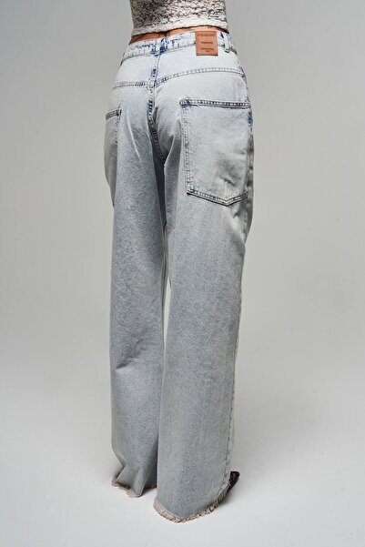 its basic Жіночі джинси з деніму 100% котон, крій «скейтер», колір «лід», на блискавці