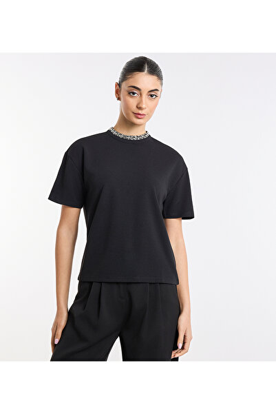 BCBG EMBESLLISHED ROUND NECK TOP