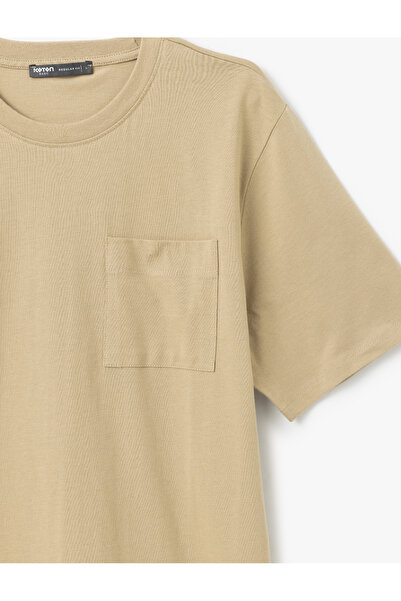 Koton Μπλουζάκι με λεπτομέρεια τσέπης με κοντό μανίκι κανονική εφαρμογή από βαμβακερό λαιμόκοψη