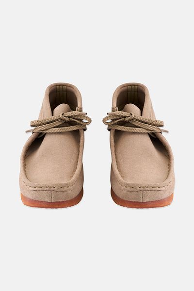 CLARKS Kids Wide Fit Boys Wallabee Lace Up Casual Boots, Tan