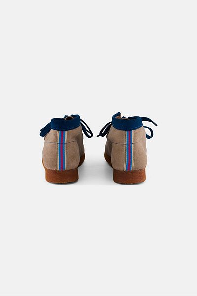 CLARKS Kids Boy Wallabee Lace Up Boots, Taupe