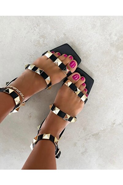 GUİZ Kadın Piramit Taşlı Bilekten Bağlamalı Düz Sandalet