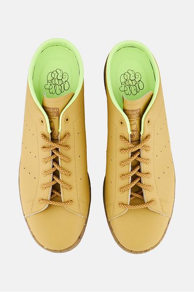 adidas Men Stan Smith Lace Up Outdoor Shoes, Brown