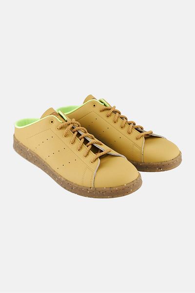 adidas Men Stan Smith Lace Up Outdoor Shoes, Brown