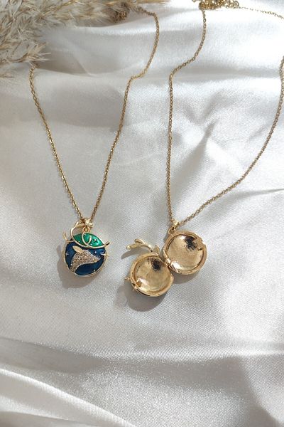 Lynare Deer Model Openable Lid Steel Necklace with Picture Holder