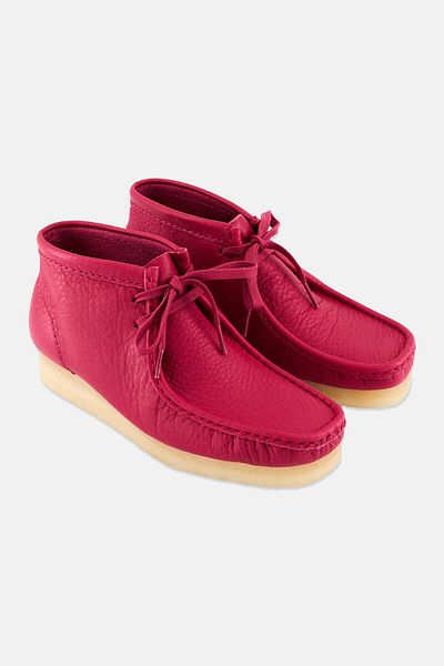 CLARKS Women Standard Wallabee Lace Up Ankle Boots, Berry Pink