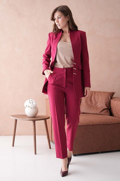 nodilife Women's Suit with 3-Button Judge Collar Plum Kilo Retractor