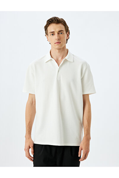 Koton Kurzärmliges, strukturiertes T-Shirt mit Polokragen aus Baumwolle mit normaler Passform