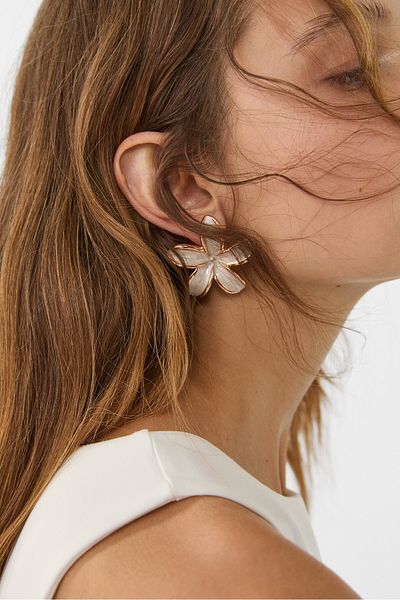 Stradivarius Flower earrings