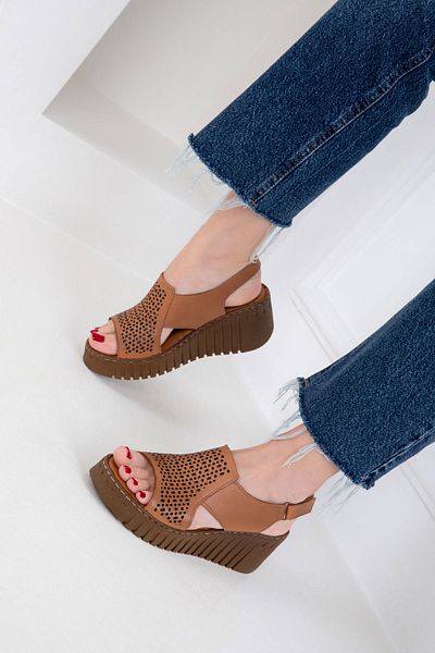 SOHO Braune Damenschuhe aus echtem Leder 20529
