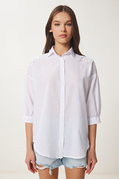 Happiness İstanbul Weißes, mit Jakobsmuscheln besticktes, gewebtes Hemd für Damen AY00041